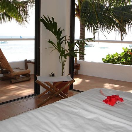 Artista Beach Villa Balabag  الغرفة الصورة