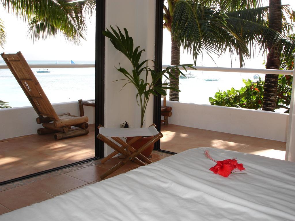 Artista Beach Villa Balabag  الغرفة الصورة
