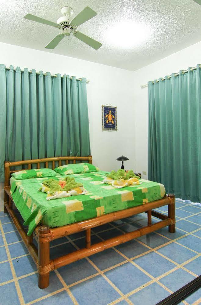 Artista Beach Villa Balabag  المظهر الخارجي الصورة