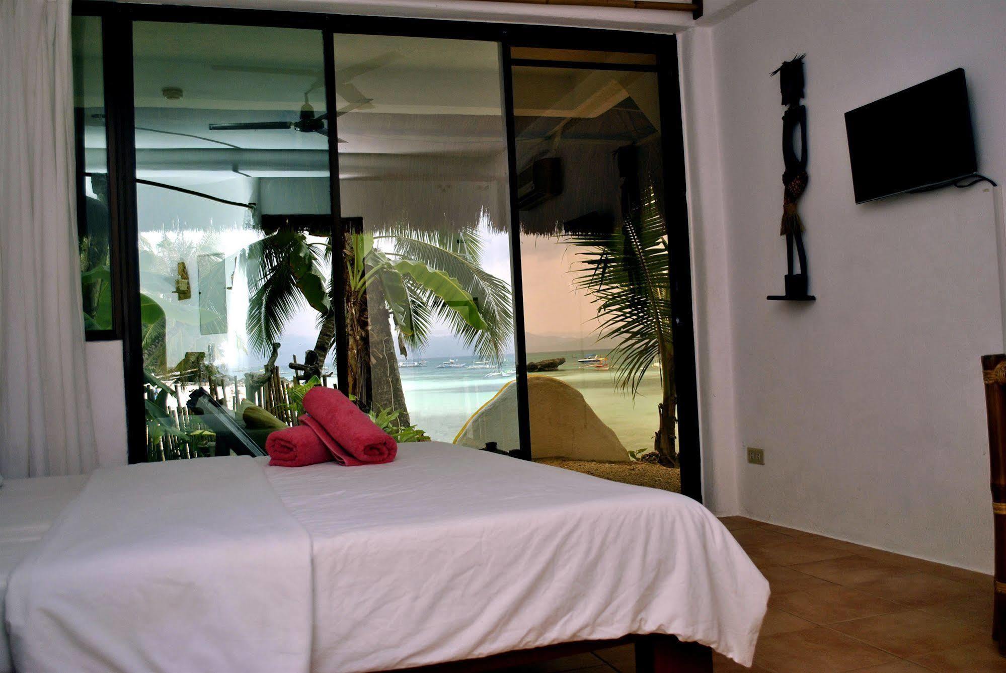 Artista Beach Villa Balabag  المظهر الخارجي الصورة