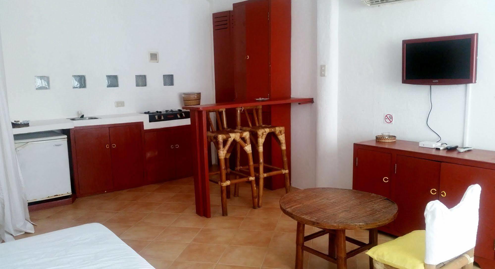 Artista Beach Villa Balabag  المظهر الخارجي الصورة