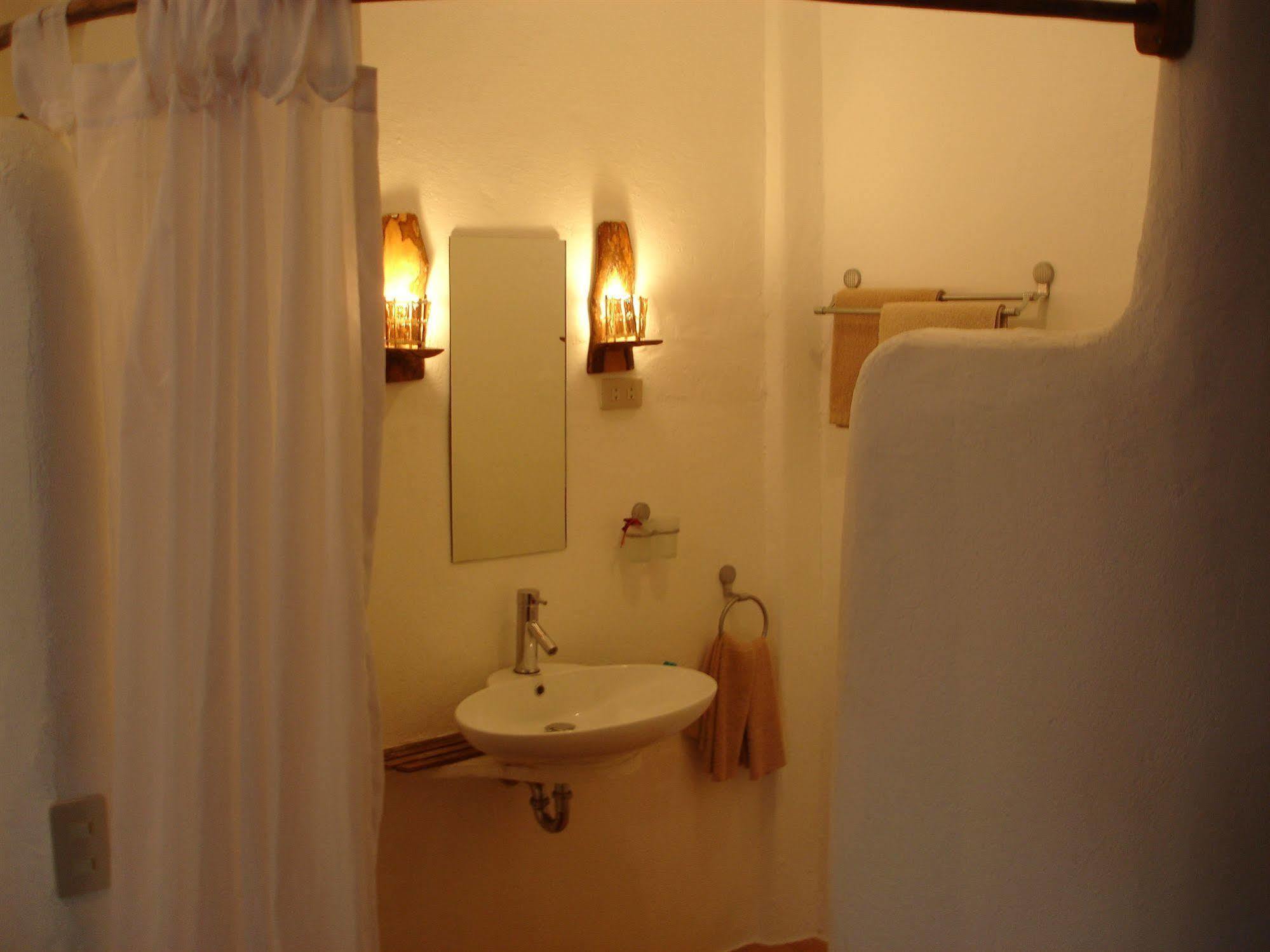 Artista Beach Villa Balabag  المظهر الخارجي الصورة