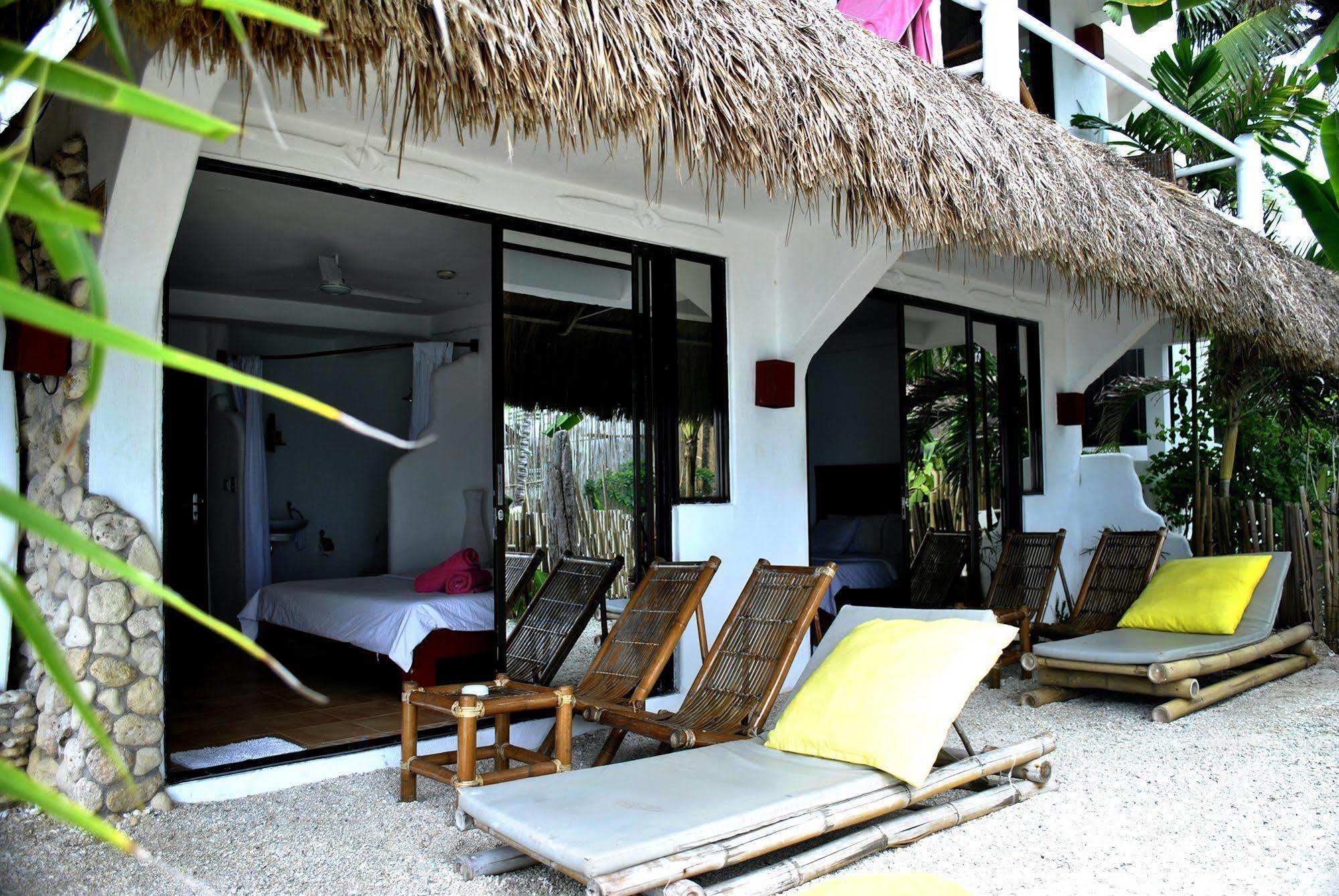 Artista Beach Villa Balabag  المظهر الخارجي الصورة