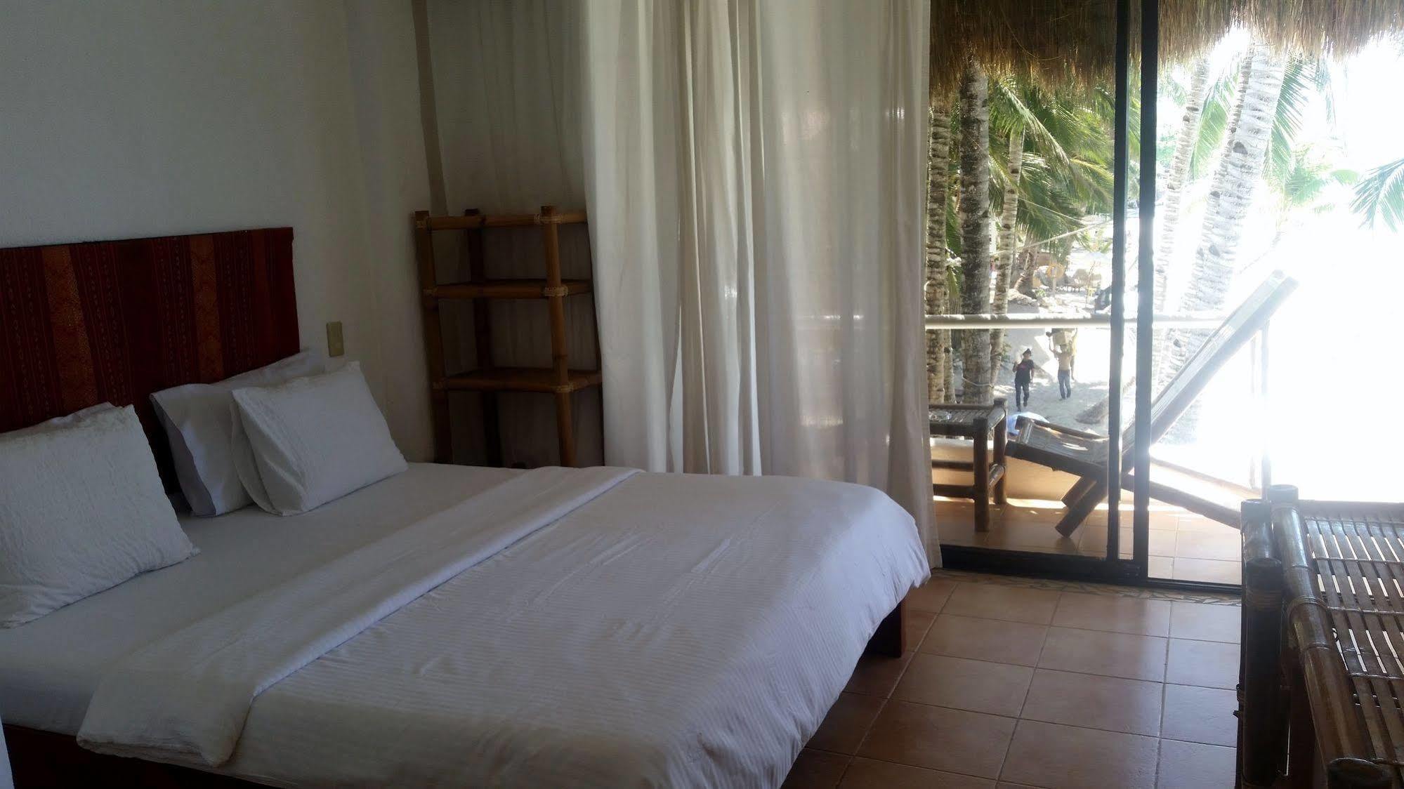 Artista Beach Villa Balabag  المظهر الخارجي الصورة