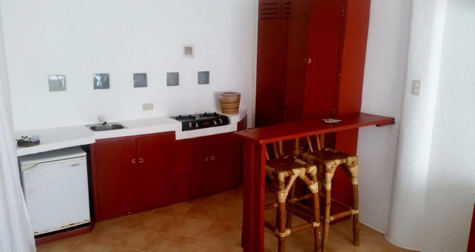 Artista Beach Villa Balabag  المظهر الخارجي الصورة