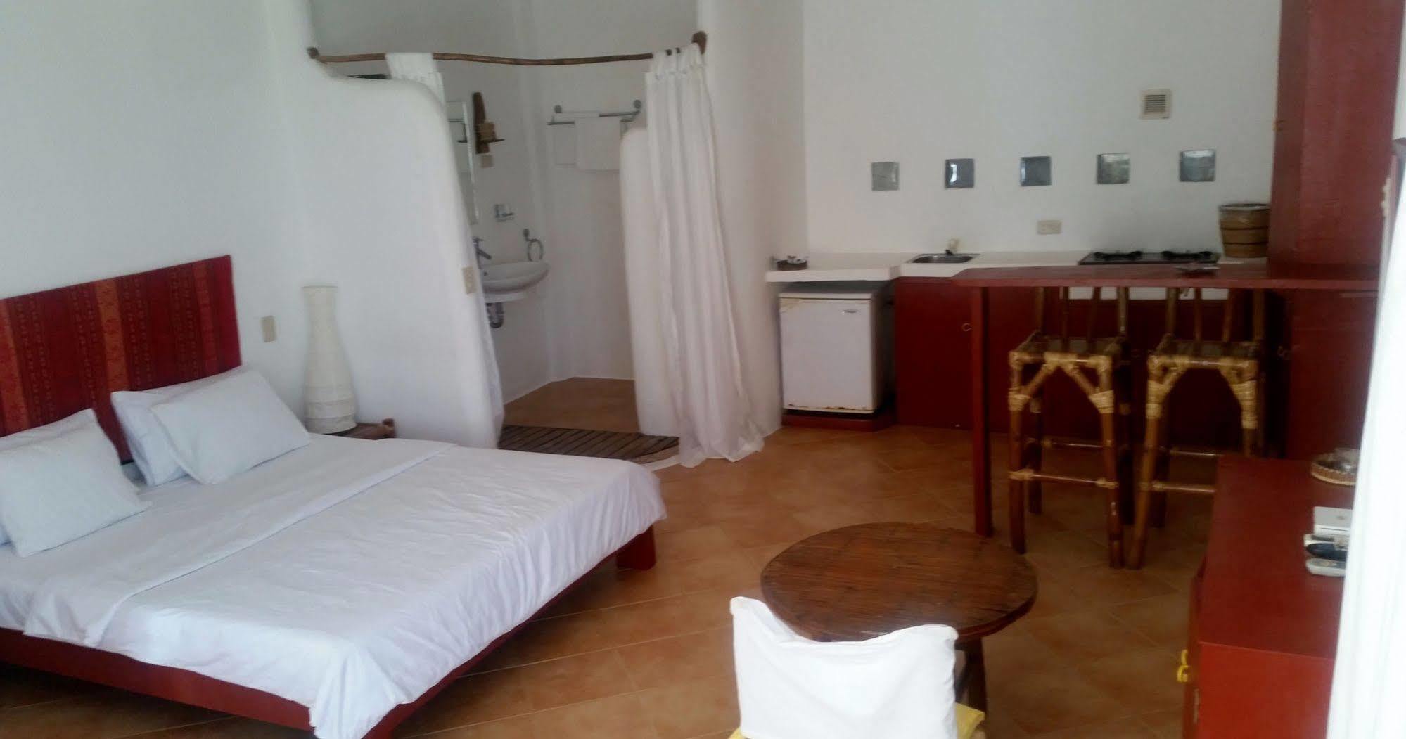 Artista Beach Villa Balabag  المظهر الخارجي الصورة