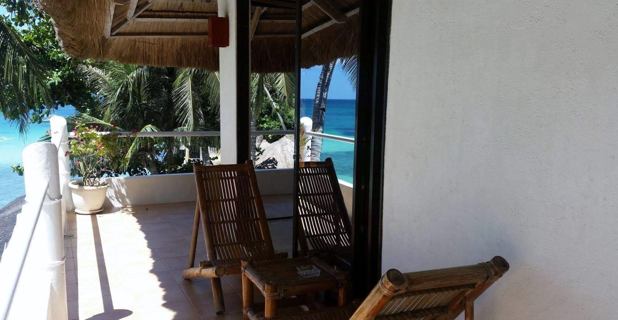 Artista Beach Villa Balabag  المظهر الخارجي الصورة
