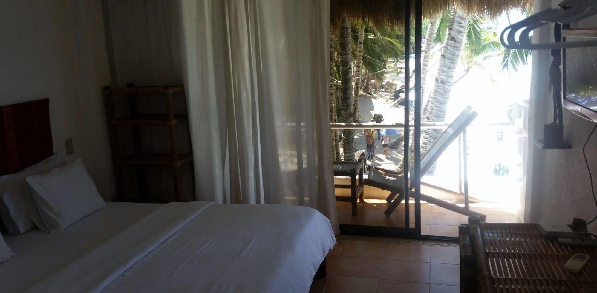 Artista Beach Villa Balabag  المظهر الخارجي الصورة